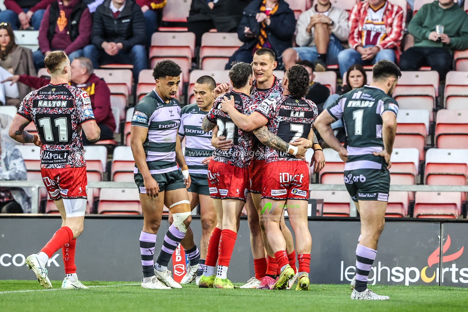 Innes Senior of Leigh Leopards celebrates his try during the Betfred Super League round 9 match Leigh Leopards vs Huddersfield Giants at Leigh Sports Village, Leigh, United Kingdom on 23 April 2026

(Photo by Alfie Cosgrove/News Images)