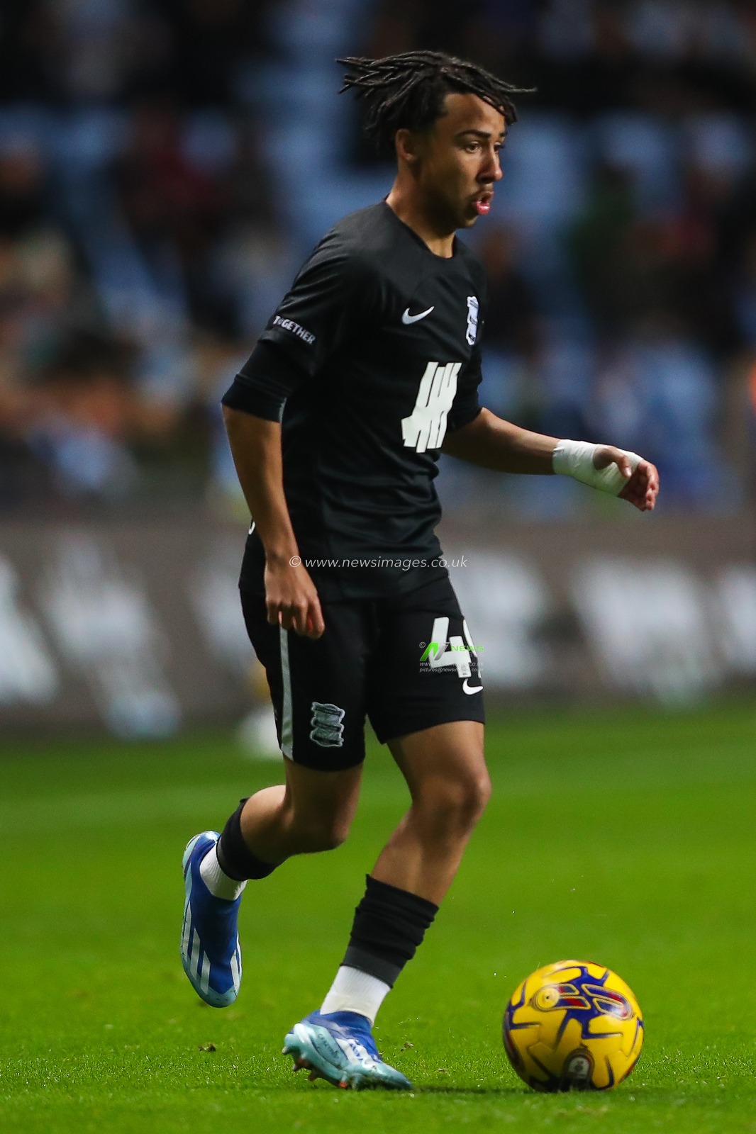 Romelle Donovan #49 of Birmingham City makes a break with the ball during the Sky Bet Championship match Coventry City vs Birmingham City at Coventry Building Society Arena, Coventry, United Kingdom, 8th December 2023

(Photo by Gareth Evans/News Images)