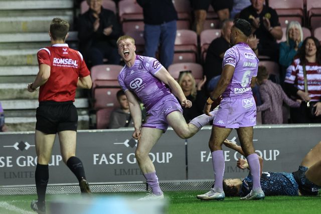 Zach Eckersley of Wigan Warriors celebrates his try during the Betfred Super League Round 11 match Wigan Warriors vs Leigh Leopards at The Brick Community Stadium, Wigan, United Kingdom, 16th May 2025

(Photo by Mark Cosgrove/News Images)