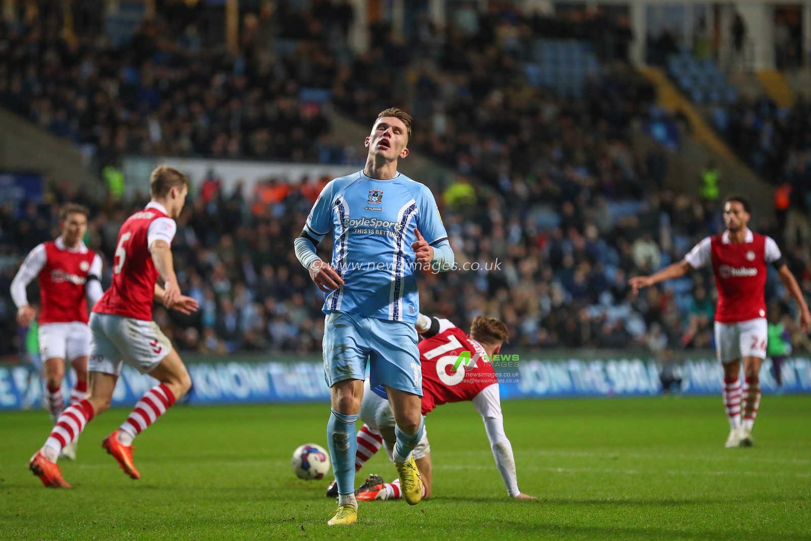 Viktor GyÃ¶keres #17 of Coventry City reacts during the Sky Bet Championship match Coventry City vs Bristol City at Coventry Building Society Arena, Coventry, United Kingdom, 1st January 2023

(Photo by Gareth Evans/News Images)