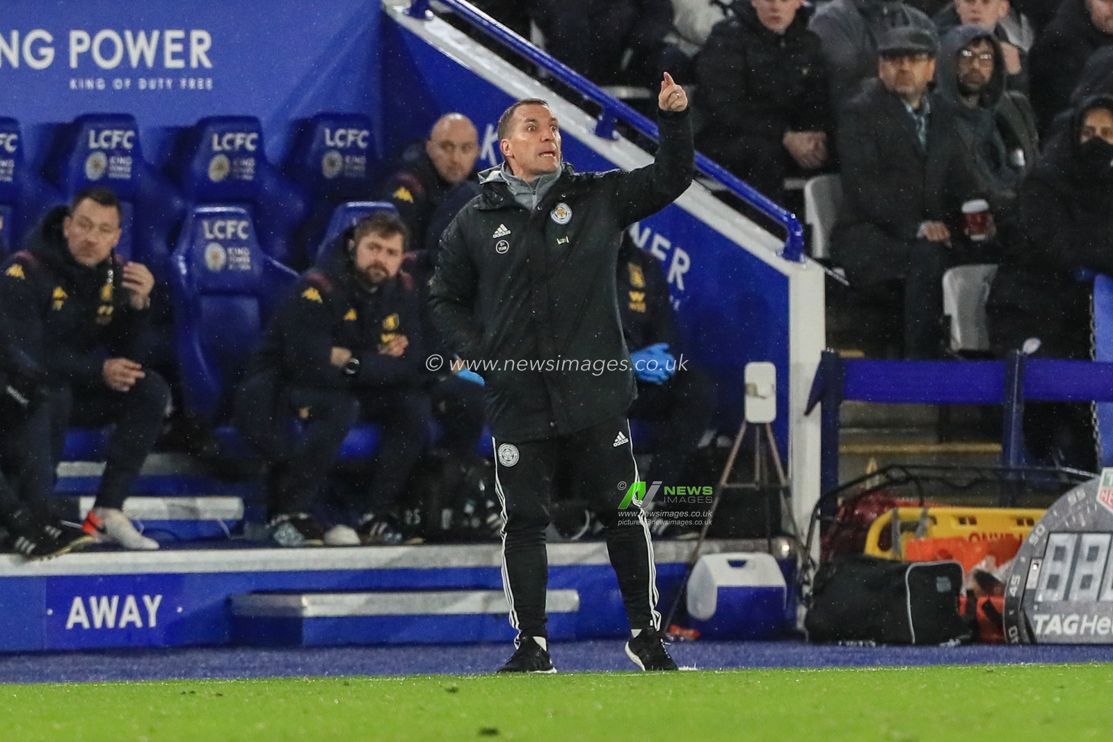 9th March 2020, King Power Stadium, Leicester, England; Premier League, Leicester City v Aston Villa : Brendan Rodgers manager of Leicester City gives his team instructions