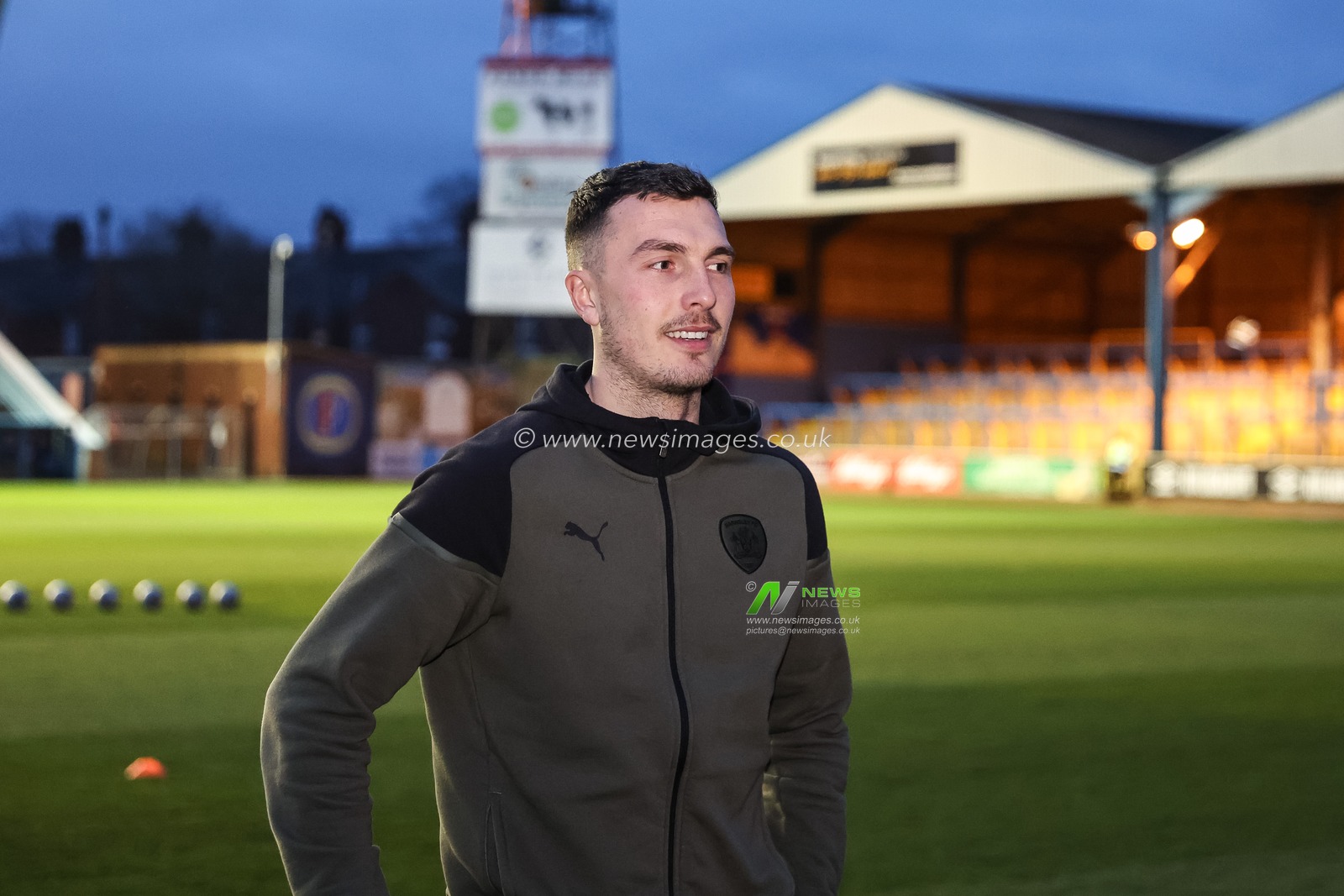 Josh Earl of Barnsley arrives during the Sky Bet League 1 match Carlisle United vs Barnsley at Brunton Park, Carlisle, United Kingdom, 12th March 2024

(Photo by Mark Cosgrove/News Images)
