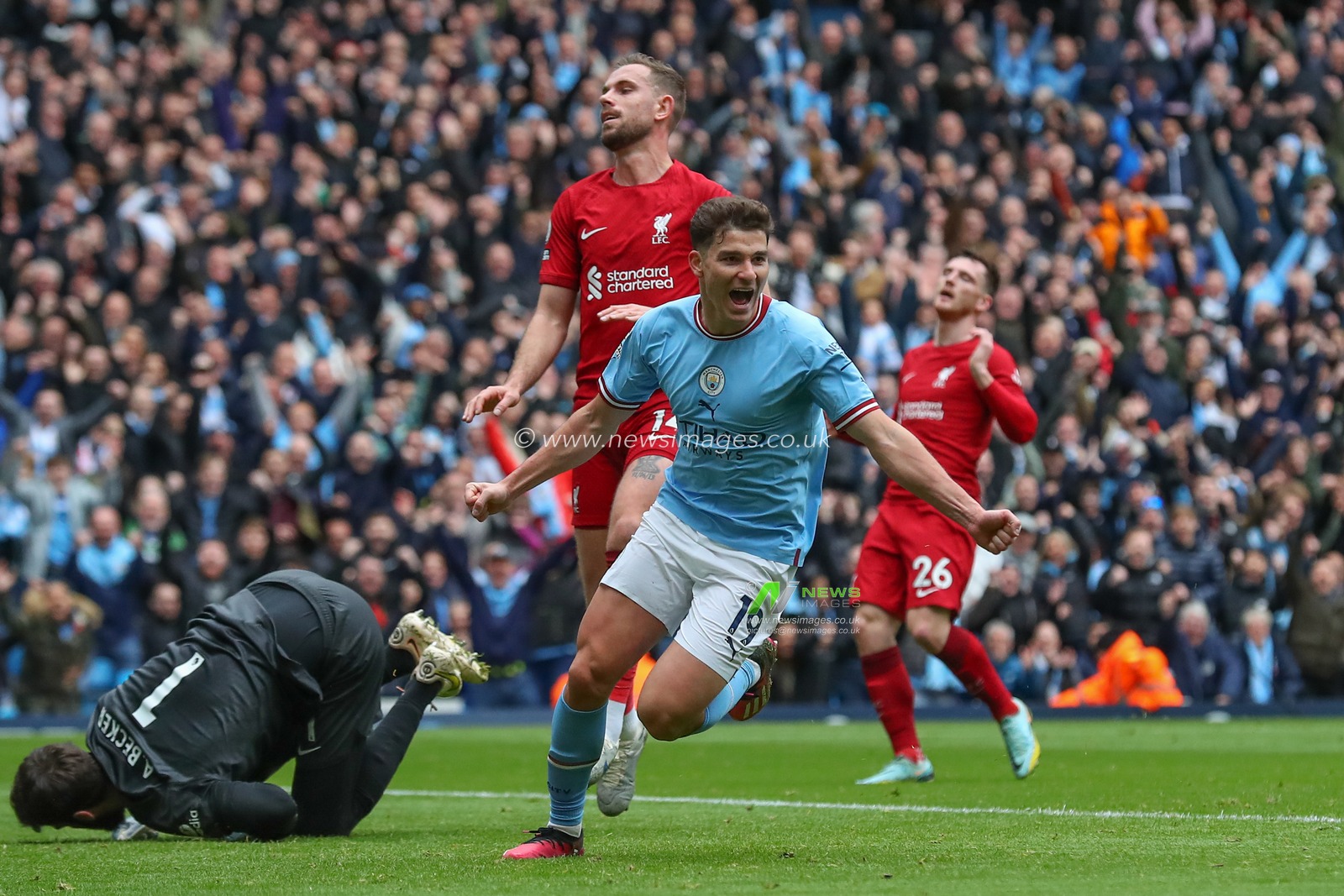 JuliÃ¡n Ãlvarez #19 of Manchester City celebrates his goal to make it 1-1 during the Premier League match Manchester City vs Liverpool at Etihad Stadium, Manchester, United Kingdom, 1st April 2023

(Photo by Gareth Evans/News Images)