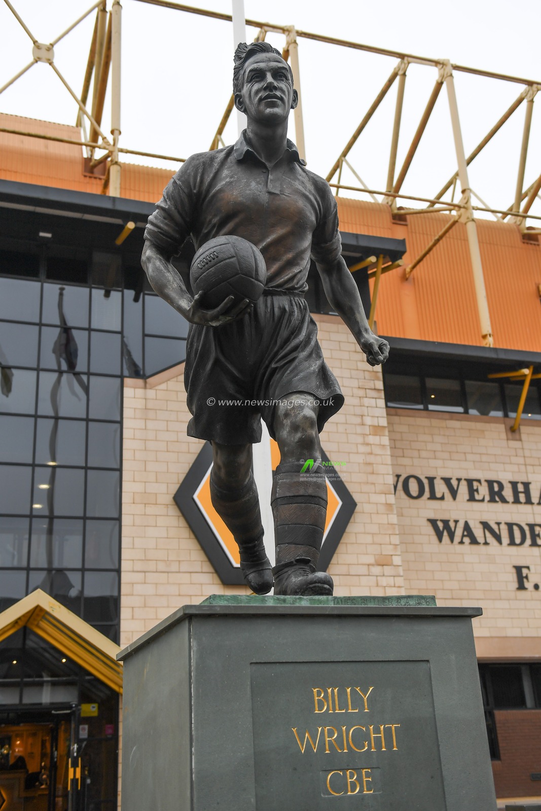 Statue of Billy Wright before the Premier League match Wolverhampton Wanderers vs Liverpool at Molineux, Wolverhampton, United Kingdom, 16th September 2023

(Photo by Mike Jones/News Images)