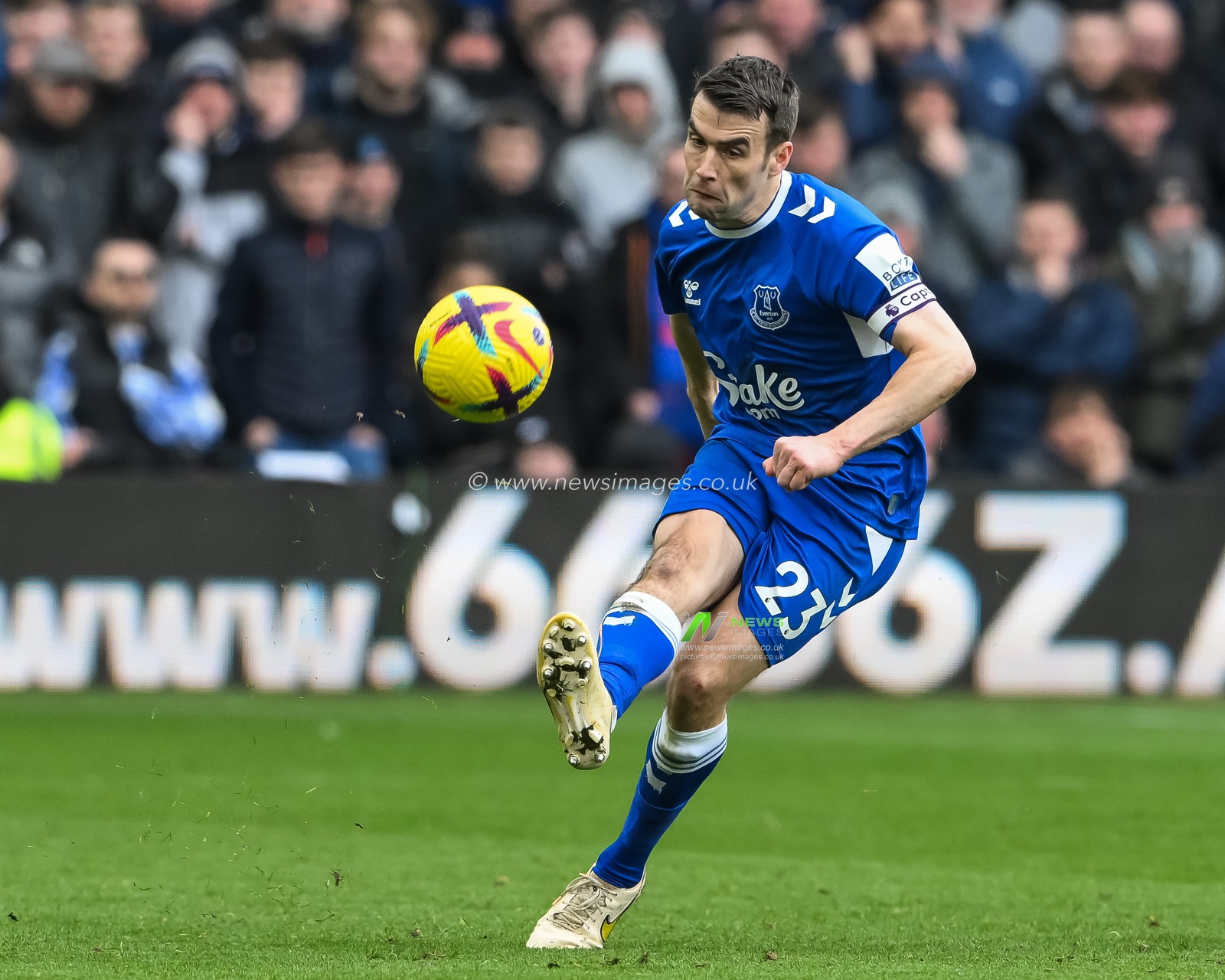 SÃ©amus Coleman #23 of Everton passes the ball during the  Premier League match Nottingham Forest vs Everton at City Ground, Nottingham, United Kingdom, 4th March 2023

(Photo by Craig Thomas/News Images)