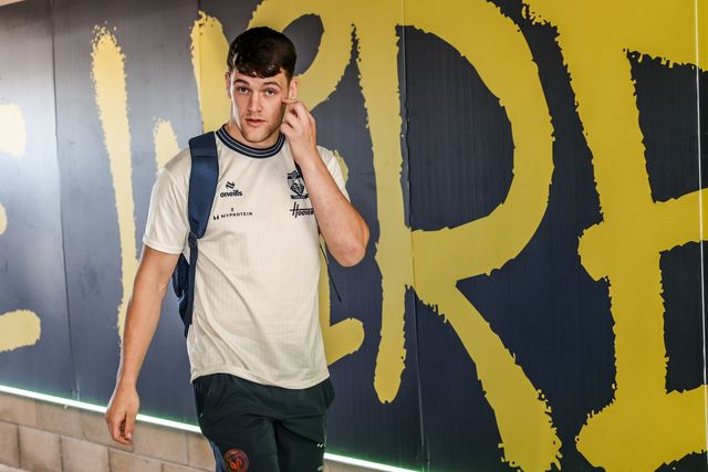 Josh Thewlis of Warrington Wolves arrives during the Betfred Super League round 12 match Warrington Wolves vs Bradford Bulls at The Halliwell Jones Stadium, Warrington, United Kingdom on 24 May 2026

(Photo by Alfie Cosgrove/News Images)