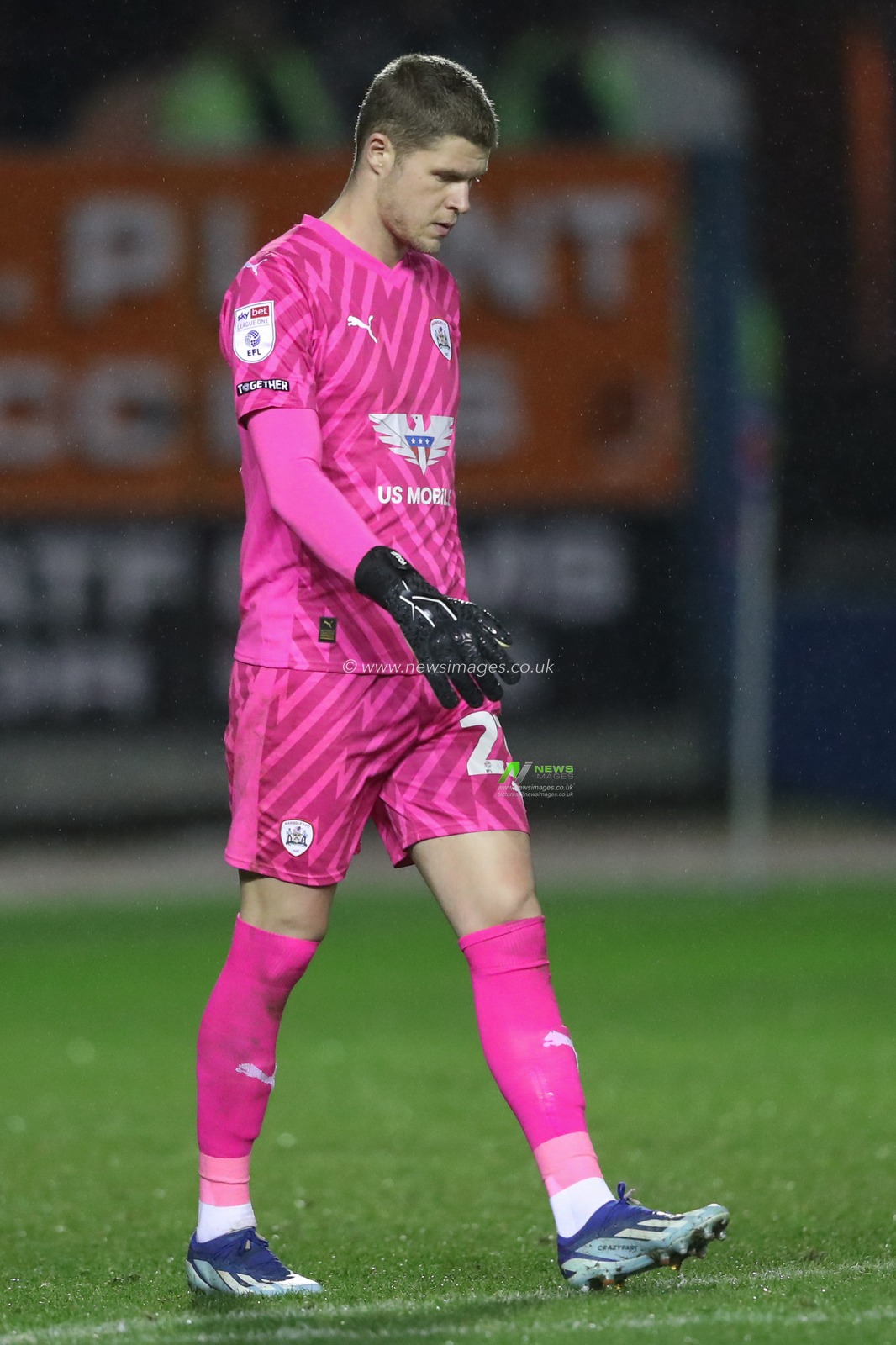 Ben Killip of Barnsley during the Sky Bet League 1 match Carlisle United vs Barnsley at Brunton Park, Carlisle, United Kingdom, 12th March 2024

(Photo by Alfie Cosgrove/News Images)