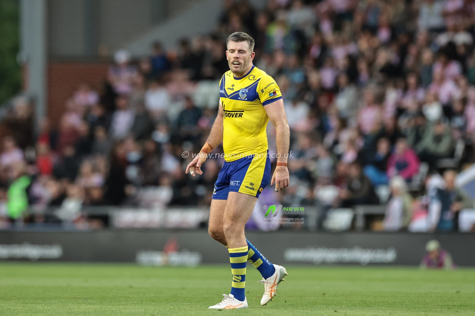 Lachlan Fitzgibbon of Warrington Wolves during the Betfred Super League Round 20 Leigh Leopards vs Warrington Wolves at Leigh Sports Village, Leigh, United Kingdom, 1st August 2025

(Photo by Mark Cosgrove/News Images)