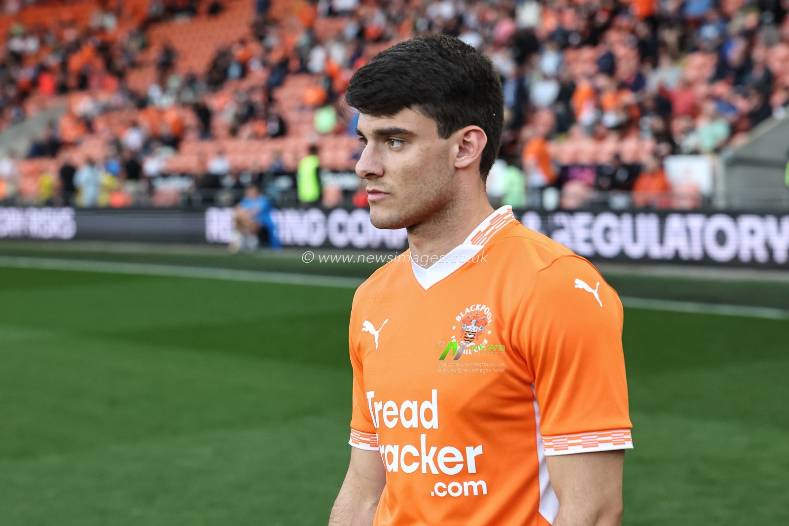 Rob Apter of Blackpool during the Sky Bet League 1 match Blackpool vs Birmingham City at Bloomfield Road, Blackpool, United Kingdom, 30th April 2025

(Photo by Mark Cosgrove/News Images)