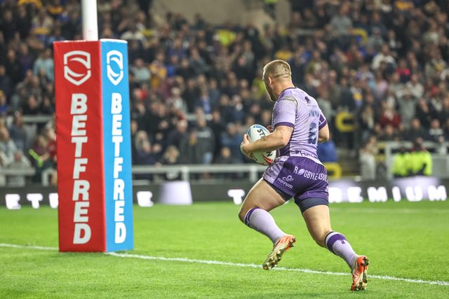 Mikey Lewis of Hull KR runs in a 50 yard solo try during the Betfred Super League round 9 match Leeds Rhinos vs Hull KR at Headingley Stadium, Leeds, United Kingdom, 25th April 2025

(Photo by Mark Cosgrove/News Images)