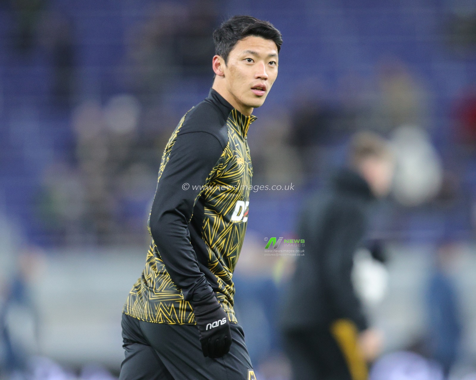 Hwang Hee-Chan of Wolverhampton Wanderers in the pregame warmup session during the Premier League match Everton vs Wolverhampton Wanderers at Hill Dickinson Stadium, Liverpool, United Kingdom, 7th January 2026

(Photo by Richard Bierton/News Images)

*** GER AUT SUI OUT ***
