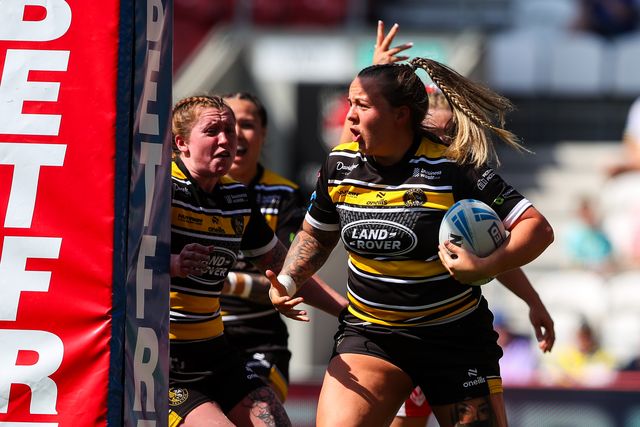 Rhiannon Marshall of York celebrates her try during the Betfred Women's Challenge Cup Semi-final match St Helens vs York City Knights at Totally Wicked Stadium, St Helens, United Kingdom, 11th May 2025

(Photo by Gareth Evans/News Images)