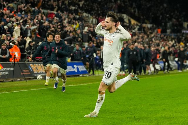 Liam Cullen of Swansea City celebrates scoring a goal during the Sky Bet Championship match Swansea City vs Preston North End at Swansea.com Stadium, Swansea, United Kingdom on 24 February 2026

(Photo by Andrew Lewis/News Images)