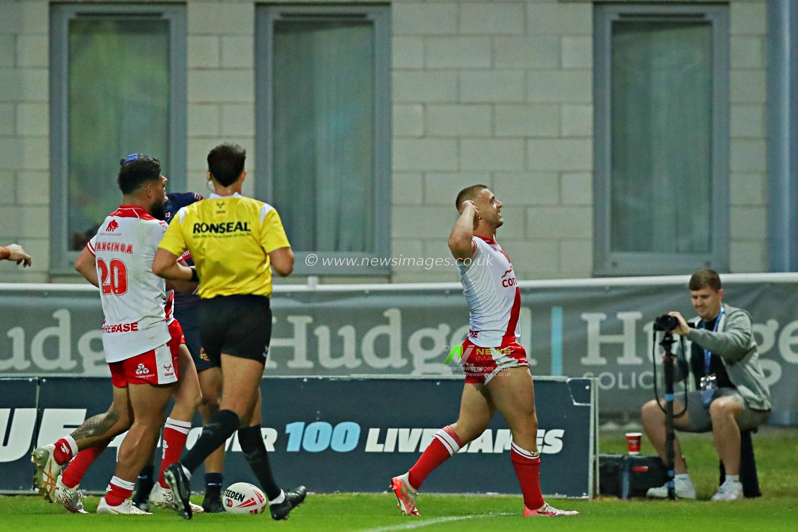 Mikey Lewis of Hull KR celebrates his second try during the Betfred Super League Round 13 match Hull KR vs St Helens at Sewell Group Craven Park, Kingston upon Hull, United Kingdom, 30th May 2025(Photo by Sam Eaden/News Images)