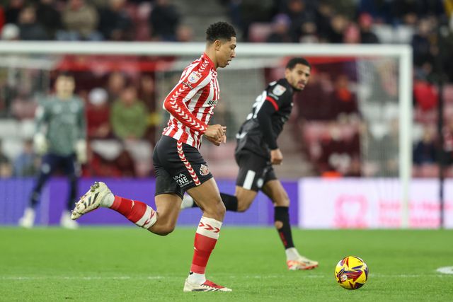 Jobe Bellingham of Sunderland breaks with the ball during the Sky Bet Championship match Sunderland vs Bristol City at Stadium Of Light, Sunderland, United Kingdom, 10th December 2024

(Photo by Alfie Cosgrove/News Images)
