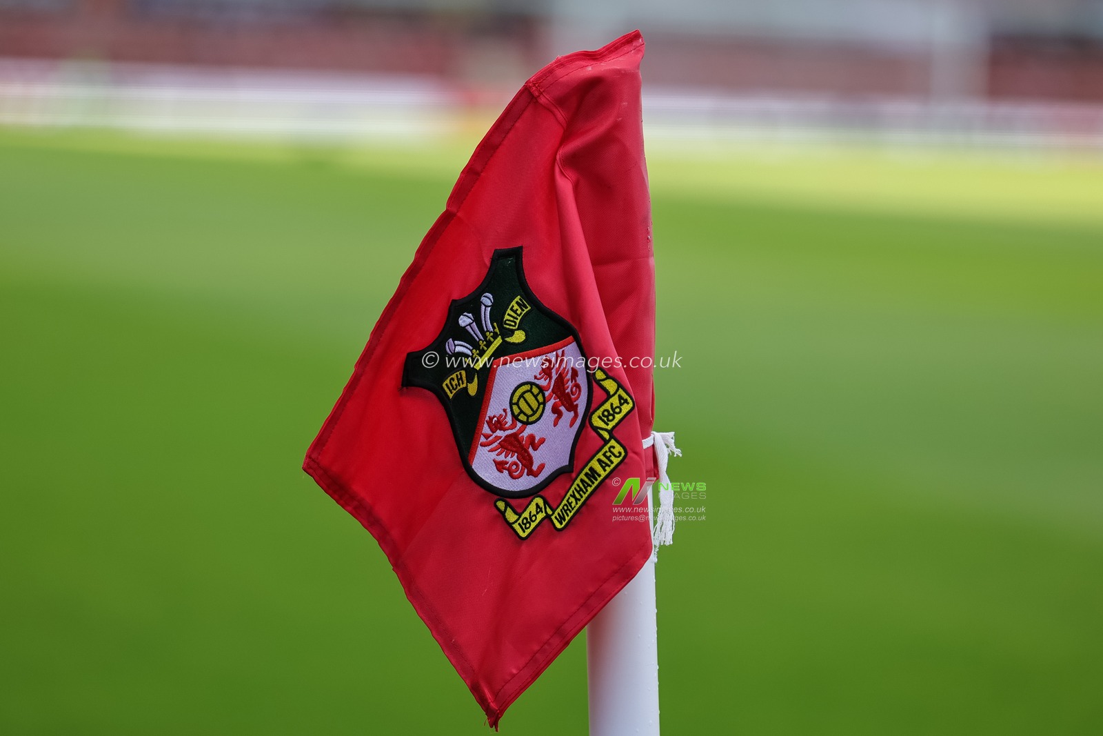 Wrexham corner flag during the Sky Bet Championship match Wrexham vs Birmingham City at The Racecourse Ground, Wrexham, United Kingdom on 28 August 2026

(Photo by Mark Cosgrove/News Images)