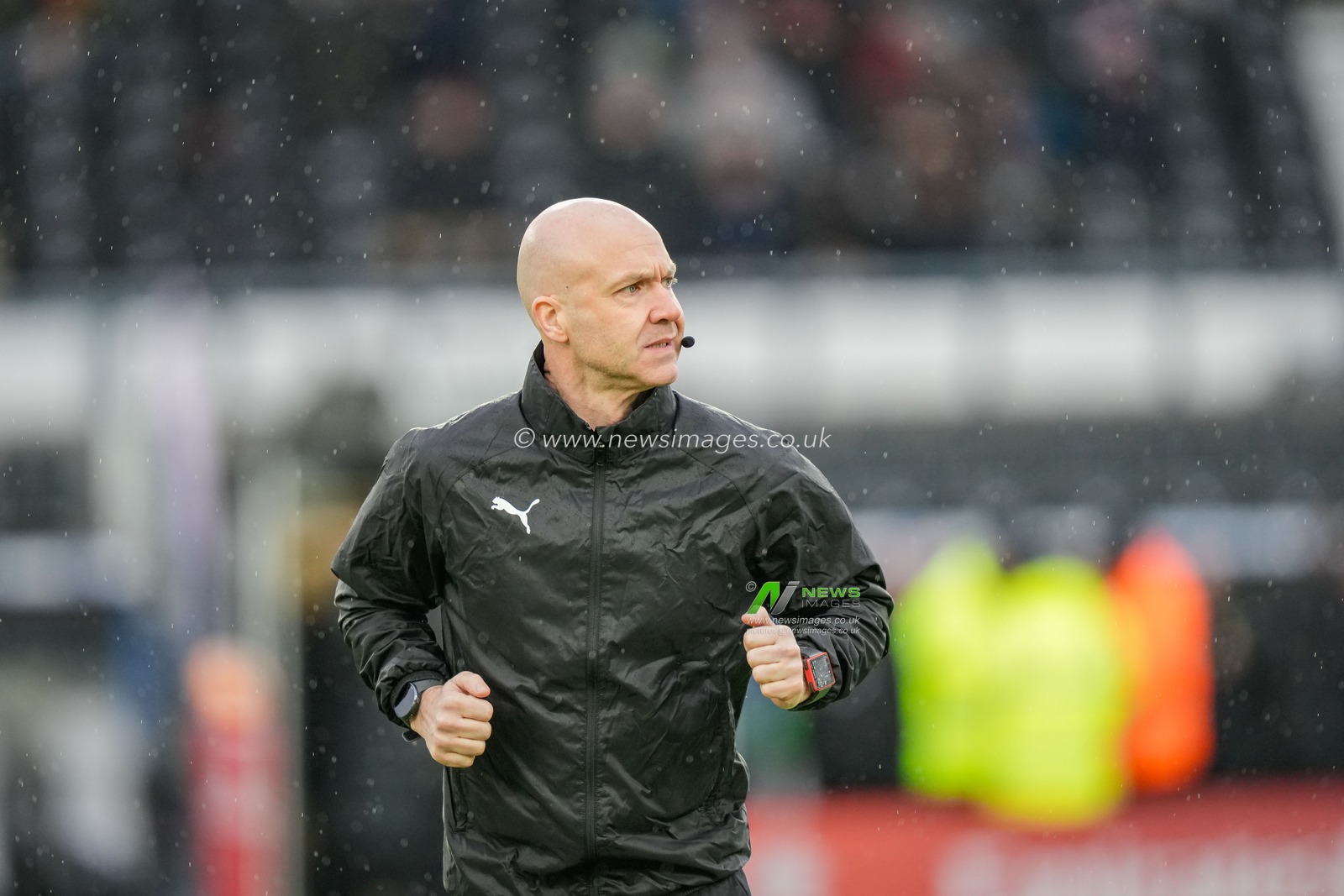 Referee Anthony Taylor in the pregame warmup session during the Emirates FA Cup Third Round match Derby County vs Leeds United at Pride Park Stadium, Derby, United Kingdom, 11th January 2026

(Photo by Maynard Manyowa/News Images)