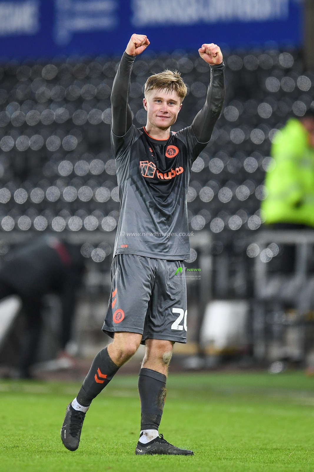 Sam Bell #20 of Bristol City celebrates at the end of the game in the Emirates FA Cup Third Round Replay match Swansea City vs Bristol City at Swansea.com Stadium, Swansea, United Kingdom, 17th January 2023

(Photo by Mike Jones/News Images)