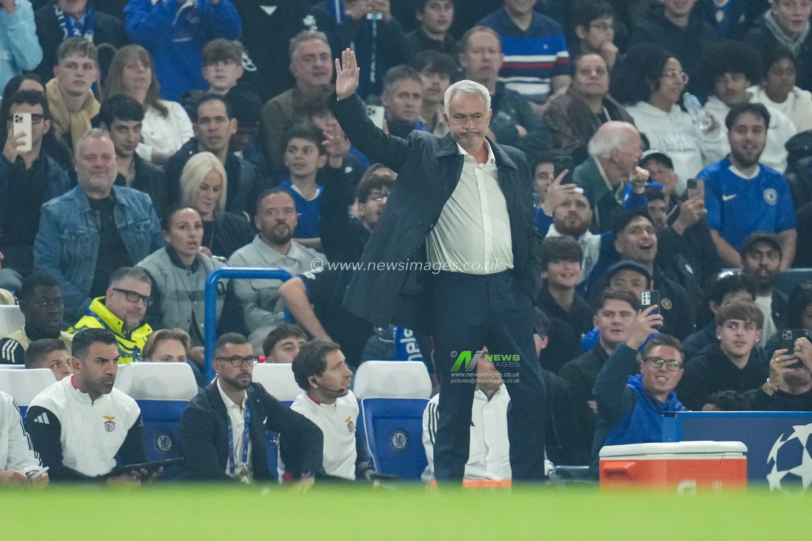 Jose Mourinho waves to Chelsea who sing his name during the UEFA Champions League match Chelsea vs Benfica at Stamford Bridge, London, United Kingdom, 30th September 2025

(Photo by Harvey Murphy/News Images)