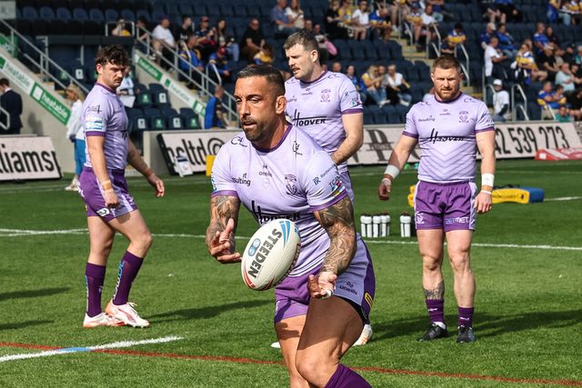 Paul Vaughan of Warrington Wolves in the pre-game warm up during the Betfred Super League Round 14 Leeds Rhinos v Warrington Wolves at Headingley Stadium, Leeds, United Kingdom, 14th June 2025

(Photo by Mark Cosgrove/News Images)