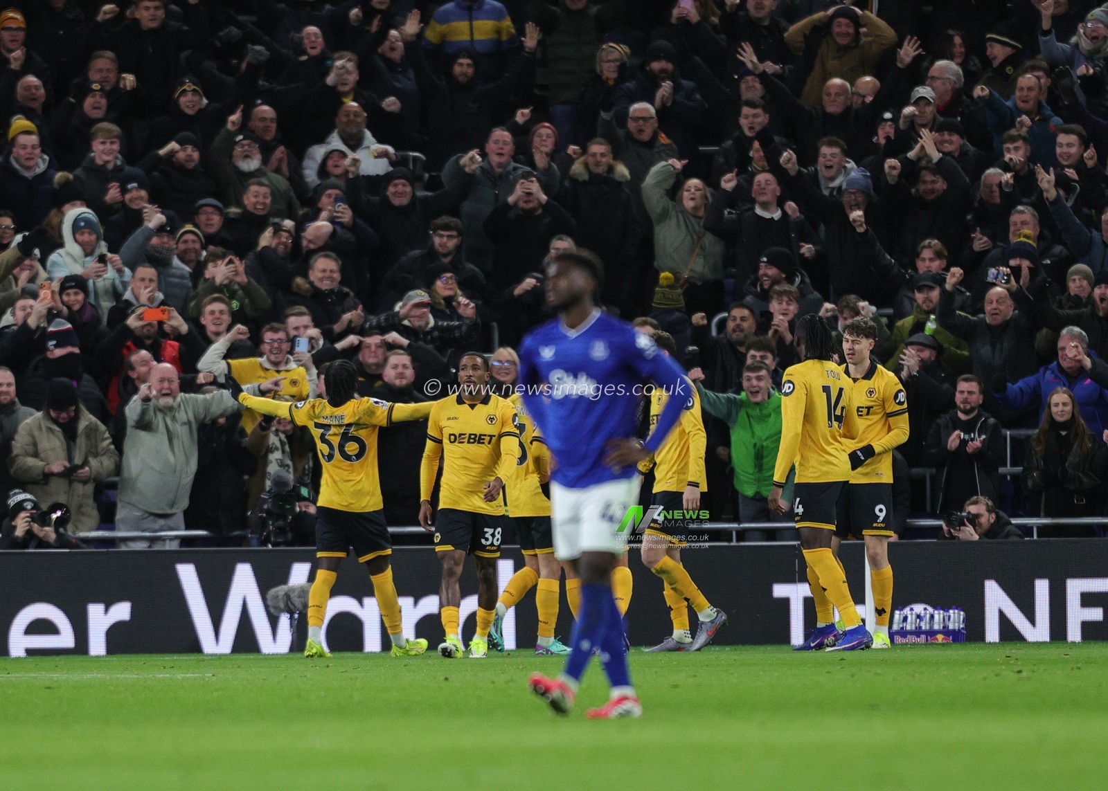 Mateus Mane of Wolverhampton Wanderers celebrates his goal to make it 1-1 during the Premier League match Everton vs Wolverhampton Wanderers at Hill Dickinson Stadium, Liverpool, United Kingdom, 7th January 2026

(Photo by Richard Bierton/News Images)

*** GER AUT SUI OUT ***