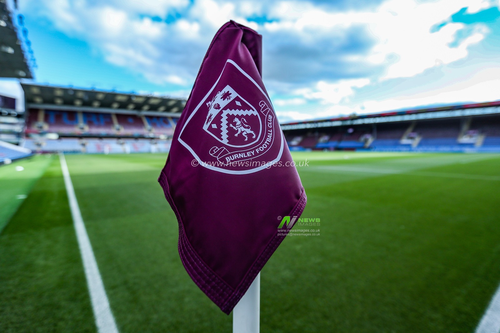 Burnley corner flag ahead of the Carabao Cup round 3 match Burnley vs Cardiff City at Turf Moor, Burnley, United Kingdom, 23rd September 2025

(Photo by Jorge Horsted/News Images)