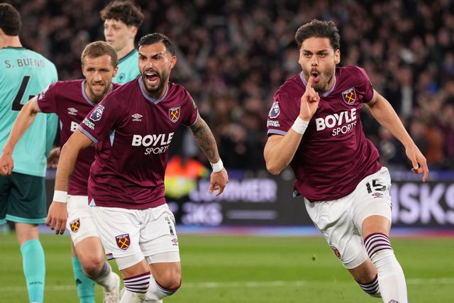 Konstantinos Mavropanos of West Ham United celebrates his first goal during the Premier League match West Ham United vs Wolverhampton Wanderers at London Stadium, London, United Kingdom on 10 April 2026

(Photo by Harvey Murphy/News Images)