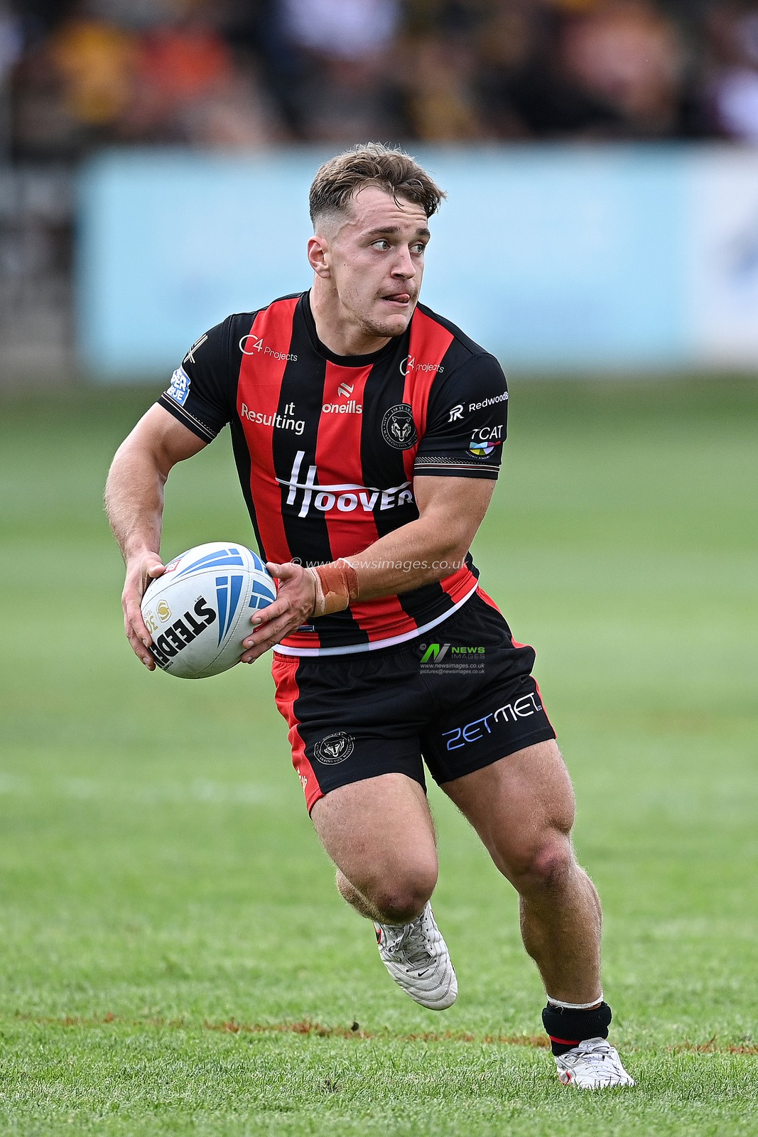 Leon Hayes of Warrington Wolves during the Betfred Super League round 21 match Castleford Tigers vs Warrington Wolves at OneBore Stadium, Castleford, Untied Kingdom on 01 August 2026

(Photo by Ben Roberts/News Images)
