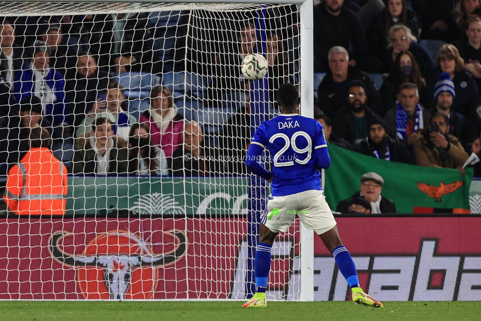 Jamie Vardy #9 of Leicester City scores his penalty in the shoot-out