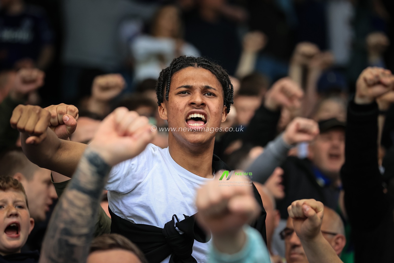 Leeds fans singing away