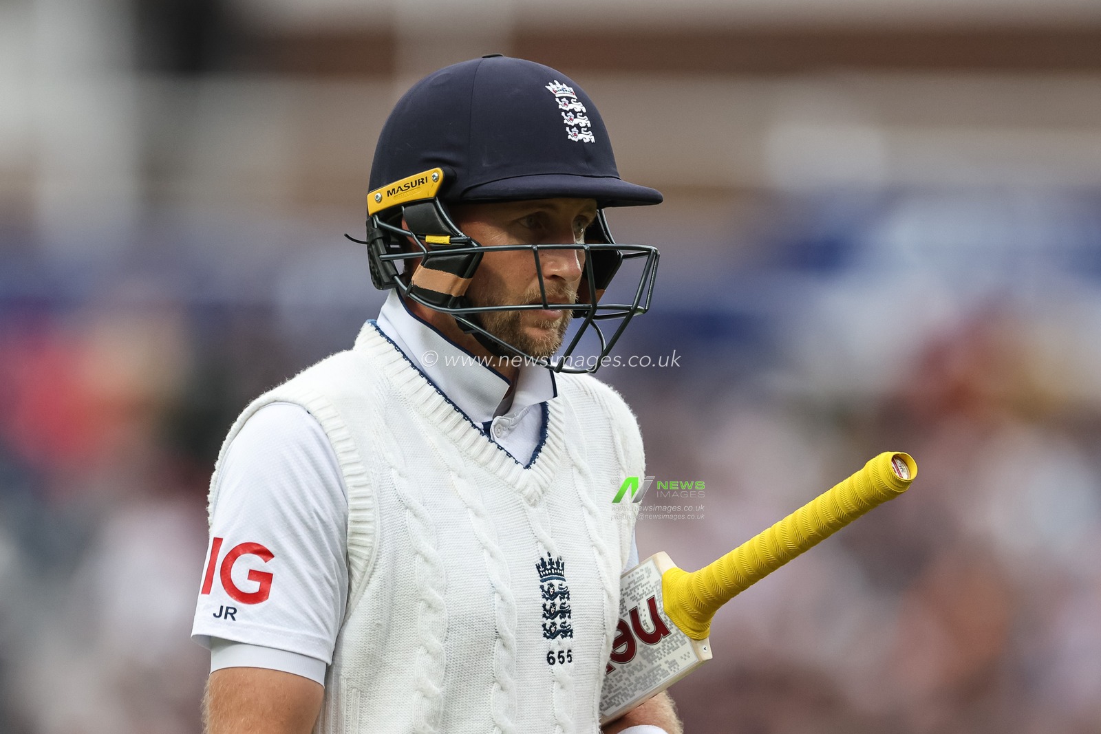 Joe Root of England leaves the field after been dismissed during the 3rd Rothesay Test Match Day One England v Sri Lanka at The Kia Oval, London, United Kingdom, 6th September 2024

(Photo by Mark Cosgrove/News Images)