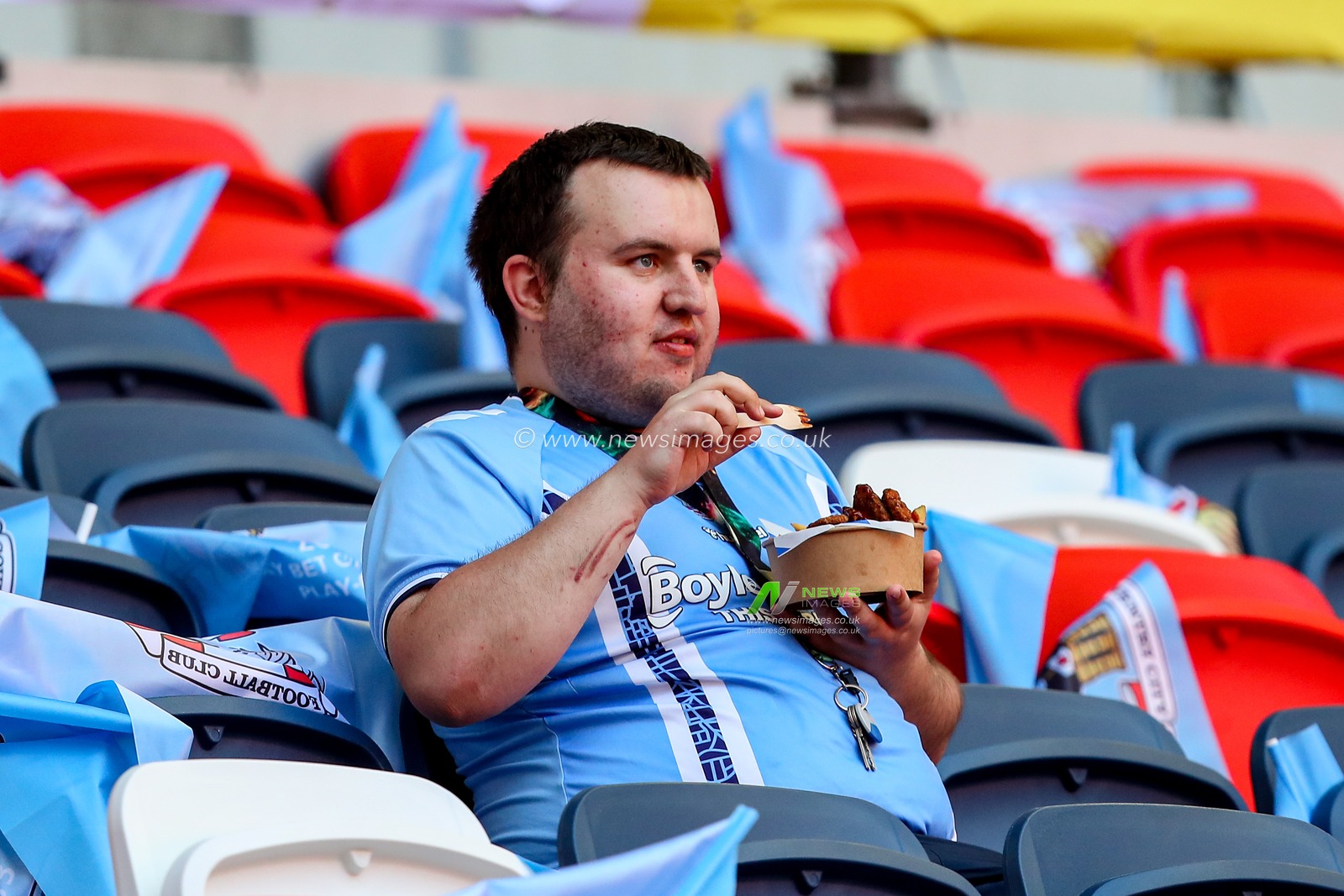 Coventry fan arriving at Wembley Stadium ahead of the Sky Bet Championship Play-Off Final match Coventry City vs Luton Town at Wembley Stadium, London, United Kingdom, 27th May 2023

(Photo by Gareth Evans/News Images)