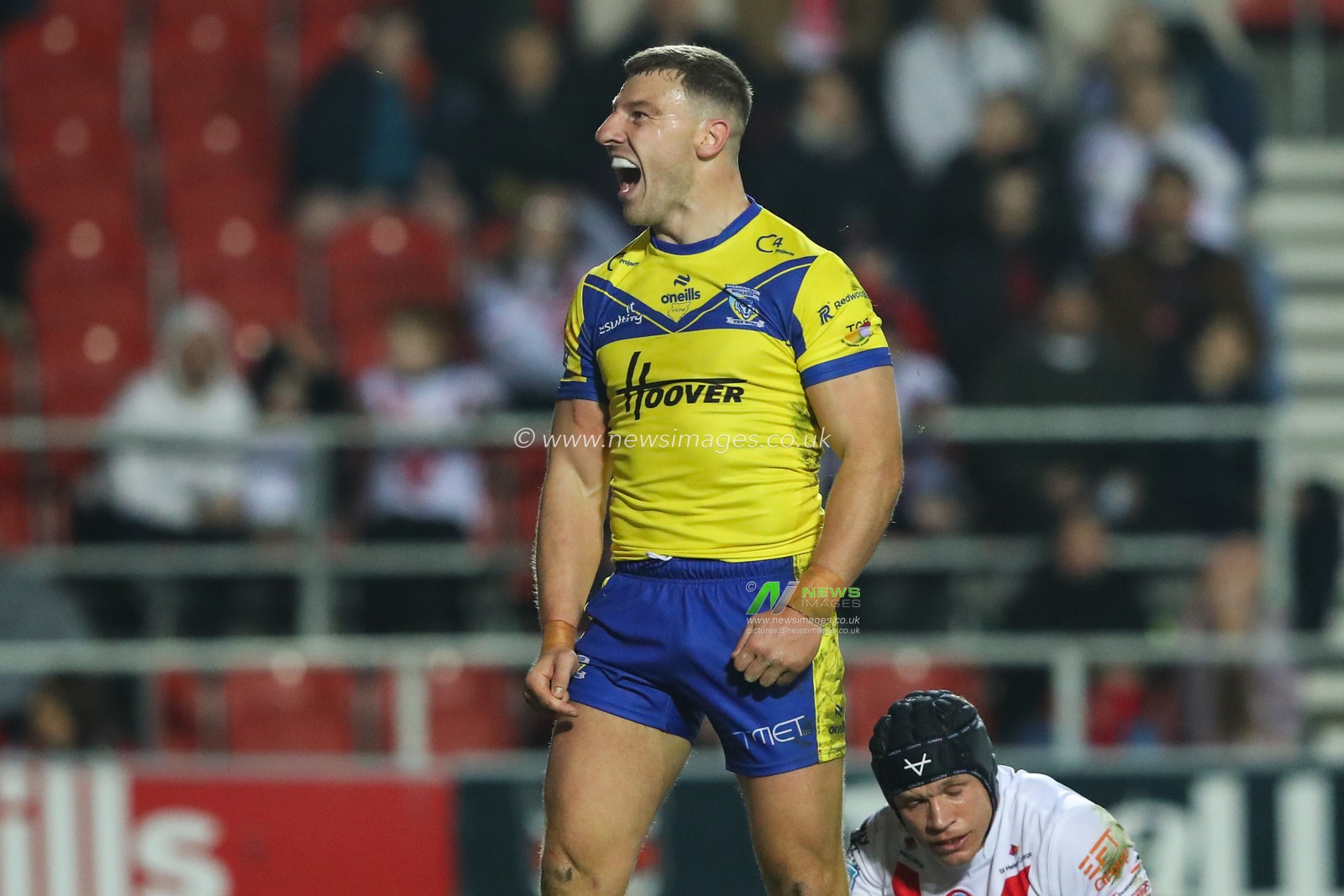 George Williams of Warrington Wolves celebrates his try to make it 2-4 during the Betfred Super League Round 5 match St Helens vs Warrington Wolves at Totally Wicked Stadium, St Helens, United Kingdom, 21st March 2025

(Photo by Gareth Evans/News Images)