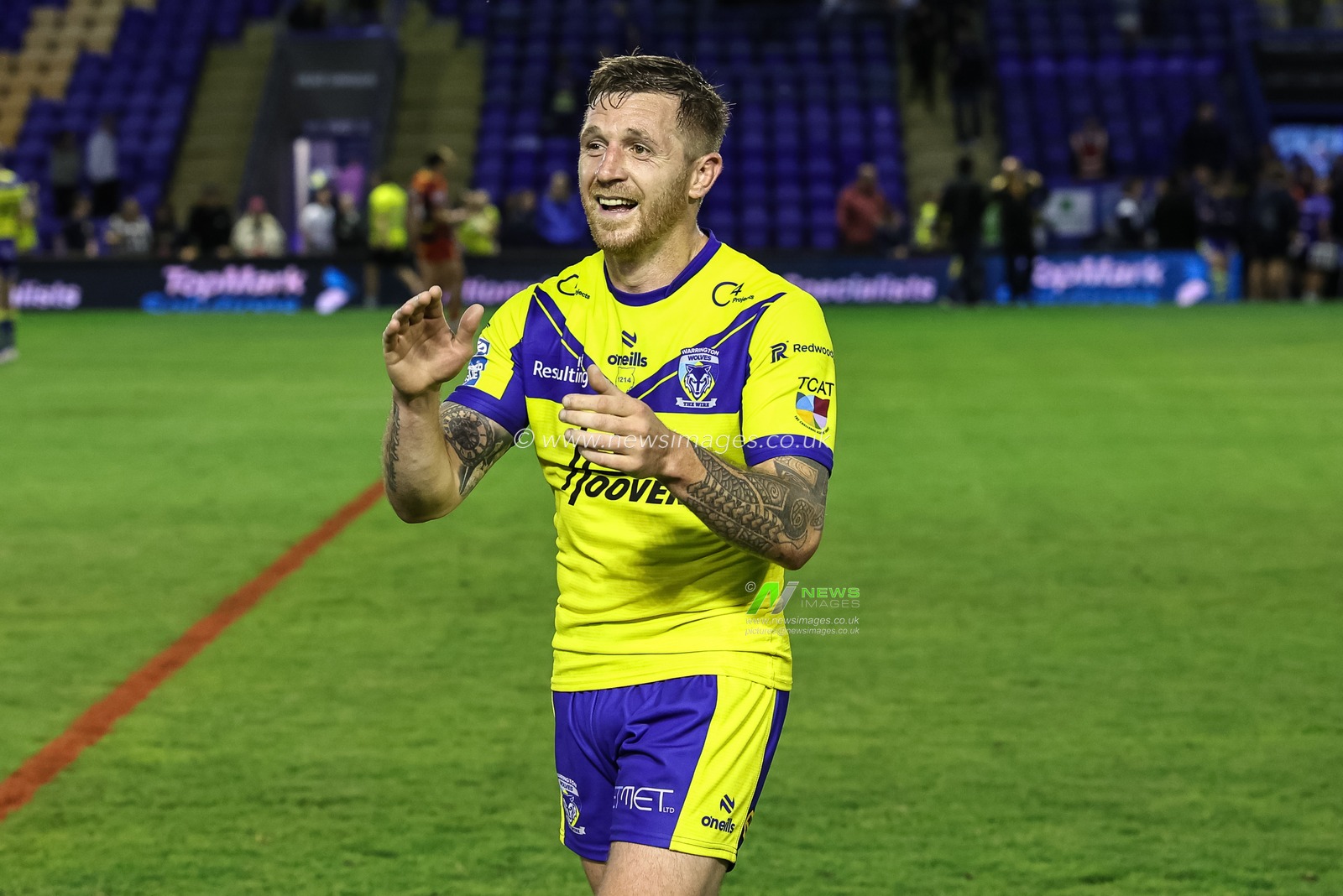 Marc Sneyd of Warrington Wolves during the Betfred Super League Round 13 match Warrington Wolves vs Castleford Tigers at Halliwell Jones Stadium, Warrington, United Kingdom, 30th May 2025

(Photo by Mark Cosgrove/News Images)