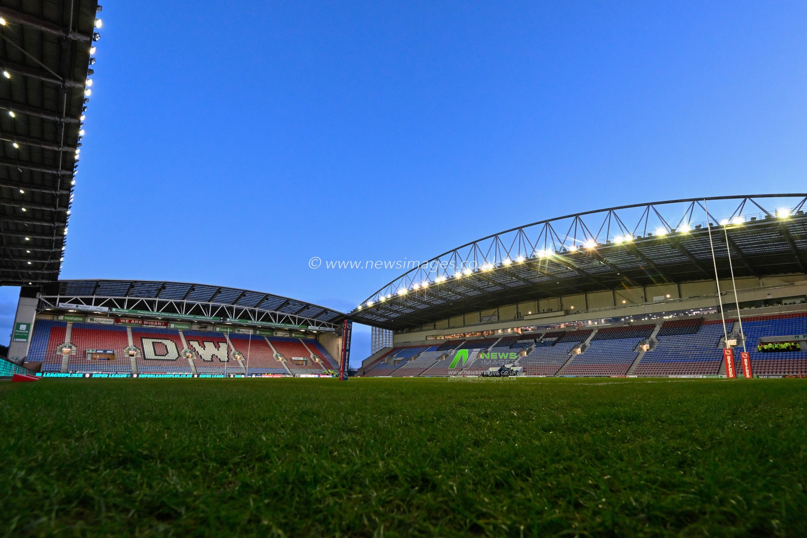 A general view of the DW Stadium ahead of the match, during the Betfred Super League Round 3 match Wigan Warriors vs Huddersfield Giants at DW Stadium, Wigan, United Kingdom, 1st March 2024

(Photo by Cody Froggatt/News Images)