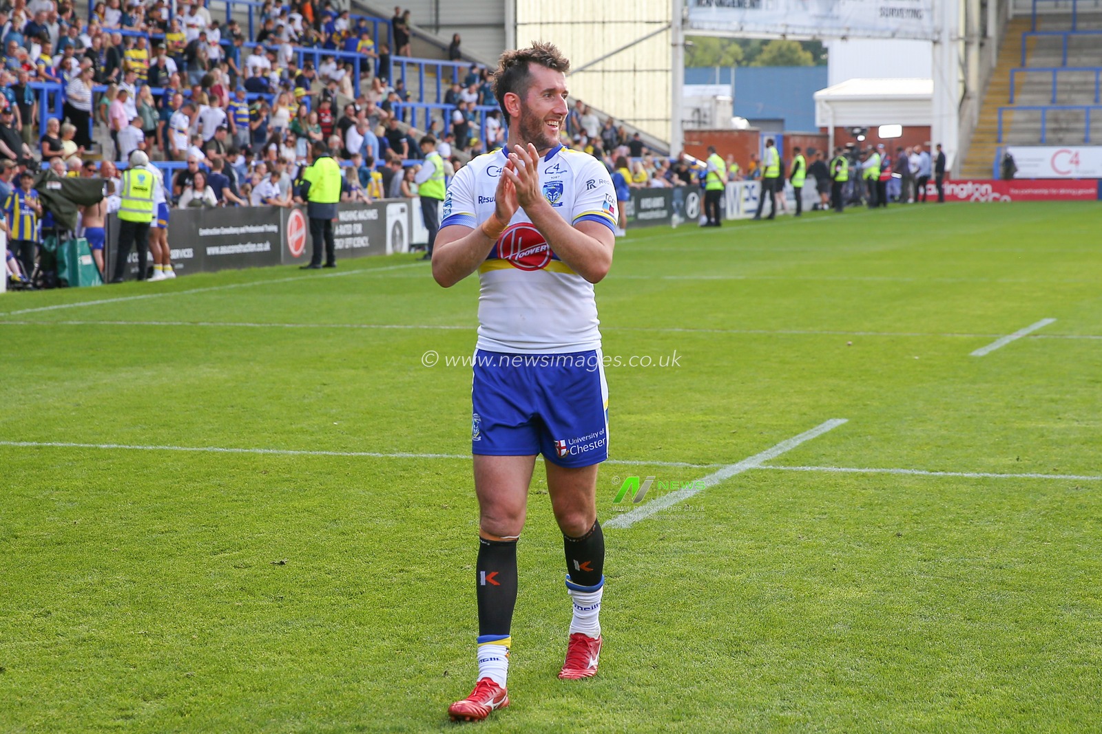 Stefan Ratchford #4 of Warrington Wolves applauds the home fans after the Betfred Super League Round 24 match Warrington Wolves vs Castleford Tigers at Halliwell Jones Stadium, Warrington, United Kingdom, 2nd September 2023

(Photo by Gareth Evans/News Images)