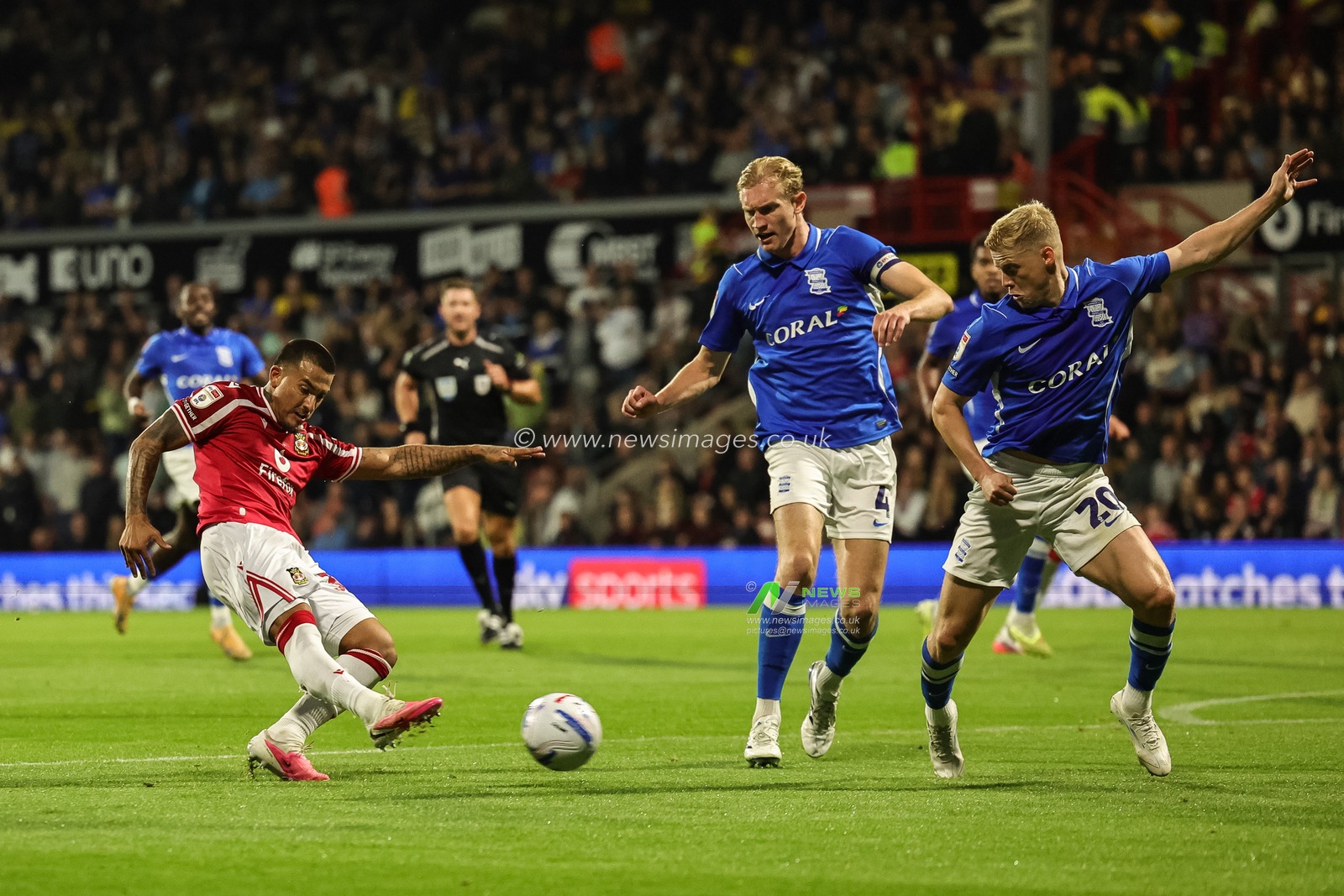 Ollie Rathbone of Wrexham shoots on goal during the Sky Bet Championship match Wrexham vs Birmingham City at The Racecourse Ground, Wrexham, United Kingdom on 28 August 2026

(Photo by Mark Cosgrove/News Images)