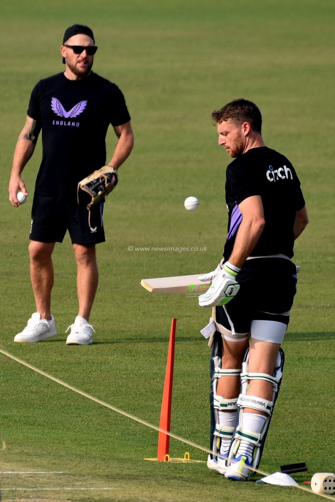 England cricket team captain Jos Buttler and coach 
Brendon McCullum  during their practice session ahead of their first Twenty20 cricket match against India, in Kolkata, India, January 21, 2025.Picture by Debajyoti Chakraborty.(Photo: Debajyoti Chakraborty/News Images)