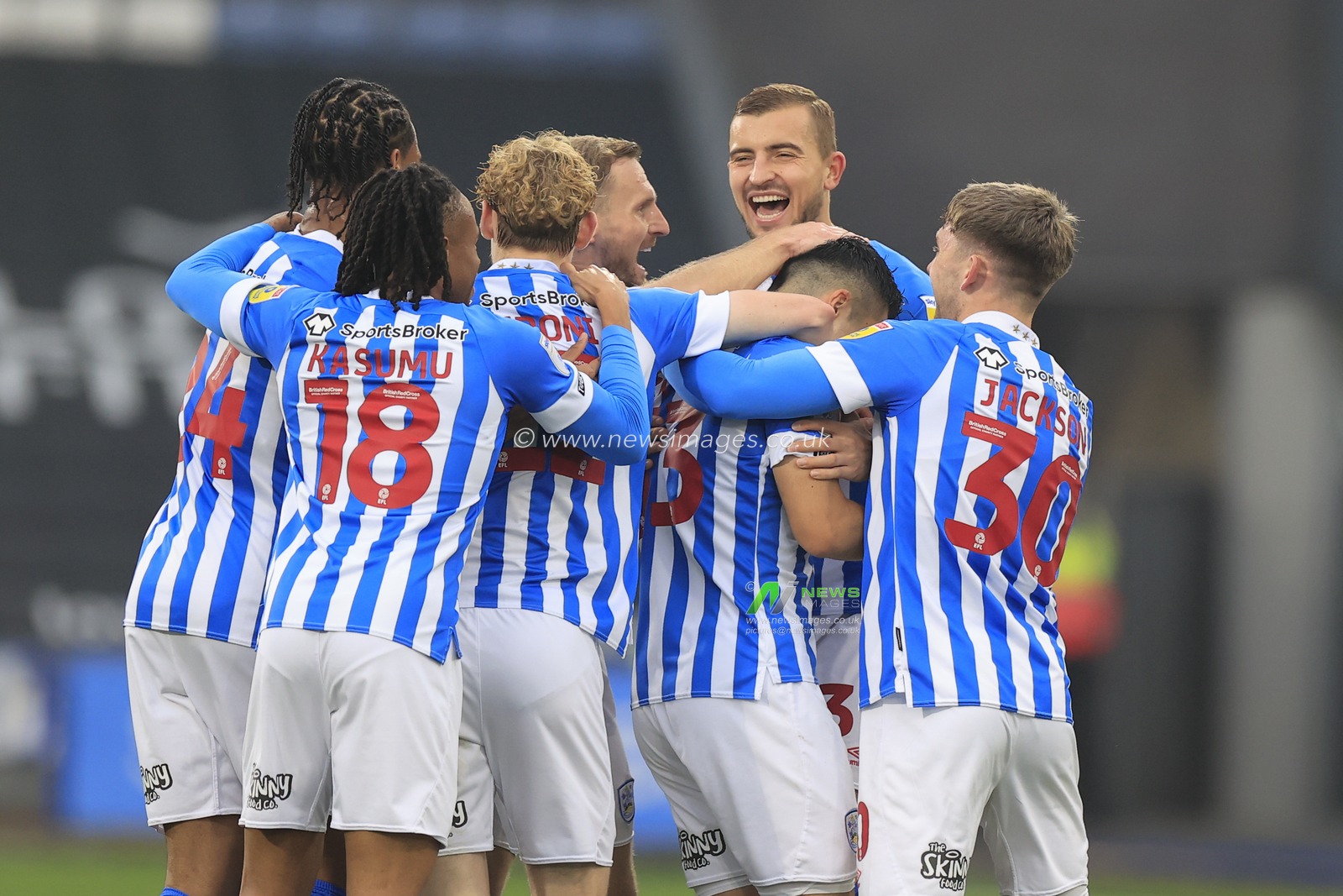 Huddersfield players celebrate a goal by Yuta Nakayama #33 of Huddersfield Town to make it  1-0 during the Sky Bet Championship match Huddersfield Town vs Millwall at John Smith's Stadium, Huddersfield, United Kingdom, 29th October 2022

(Photo by Conor Molloy/News Images)
