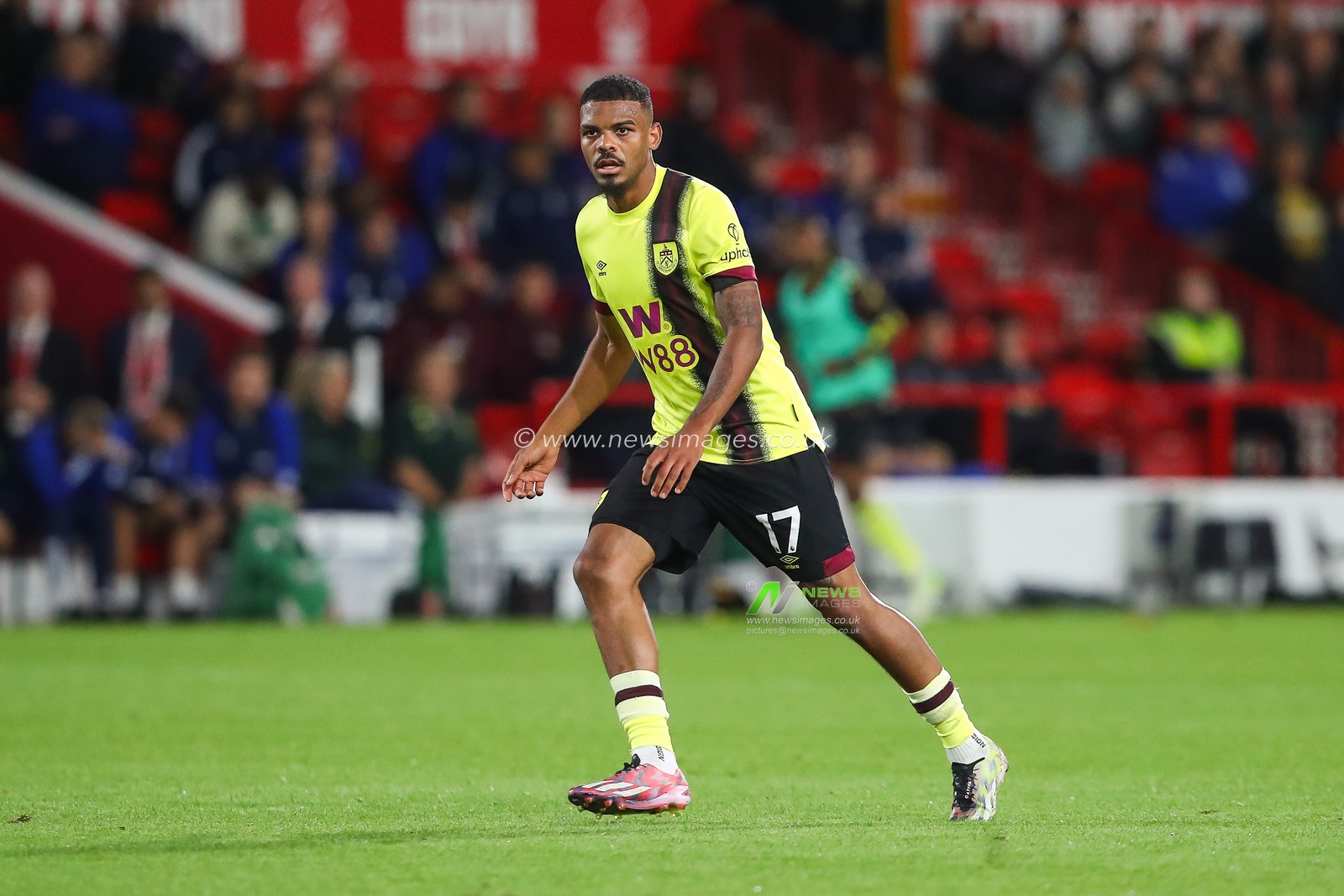 Lyle Foster #17 of Burnley during the Premier League match Nottingham Forest vs Burnley at City Ground, Nottingham, United Kingdom, 18th September 2023

(Photo by Gareth Evans/News Images)