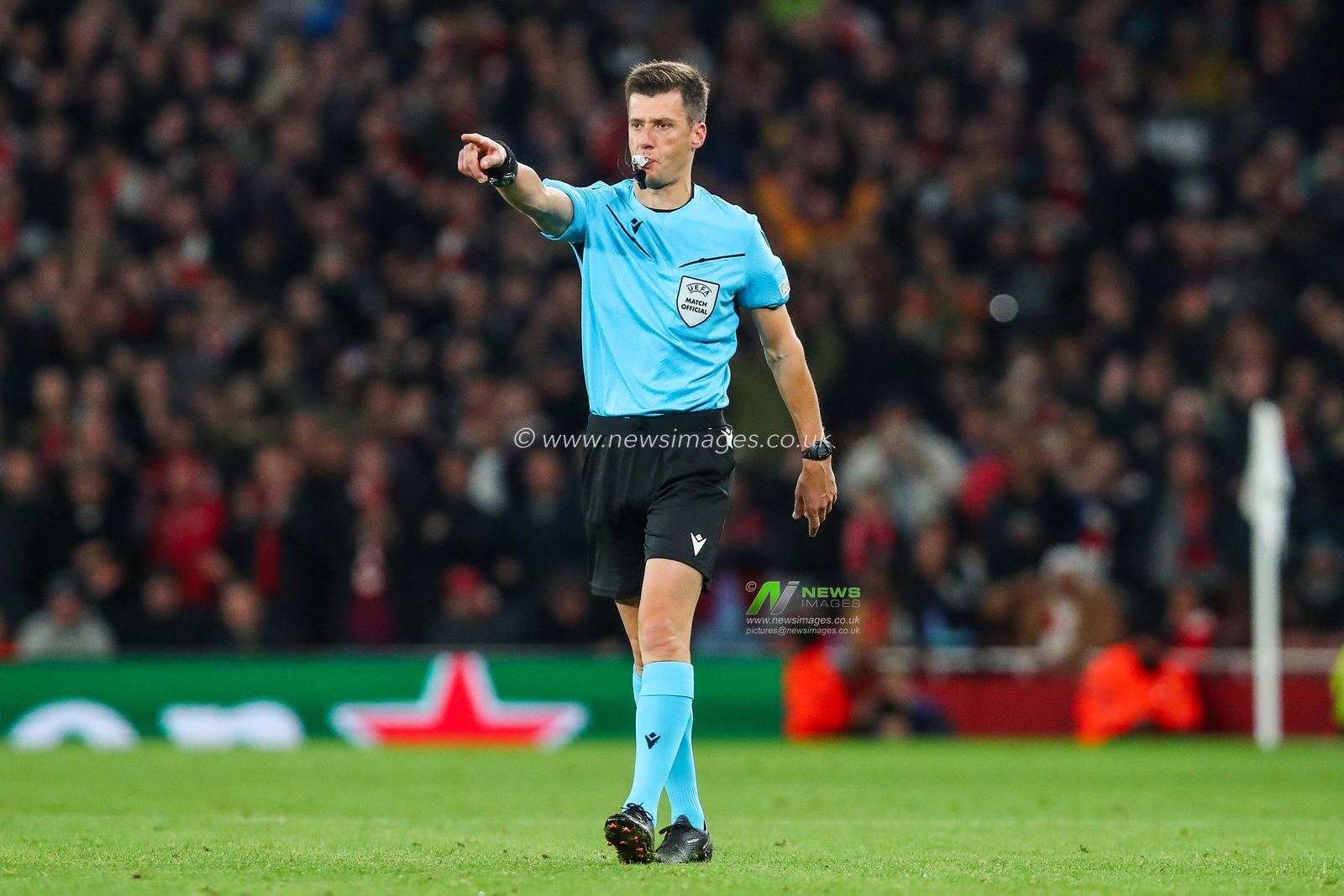 Referee BenoÃ®t Bastien in action during to the UEFA Champions League, League Stage Arsenal vs FC Shakhtar Donetsk at Emirates Stadium, London, United Kingdom, 22nd October 2024

(Photo by Izzy Poles/News Images)