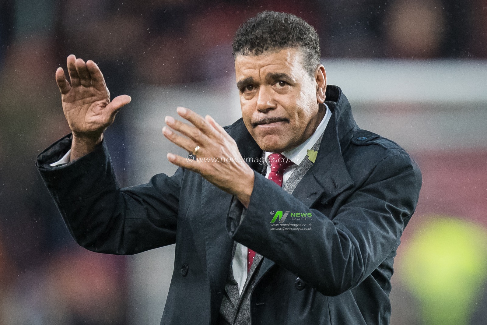 Chris Kamara comes out and applauds the Middlesbrough supporters at half time during the Sky Bet Championship match Middlesbrough vs Bristol City at Riverside Stadium, Middlesbrough, United Kingdom, 5th November 2022

(Photo by James Heaton/News Images)