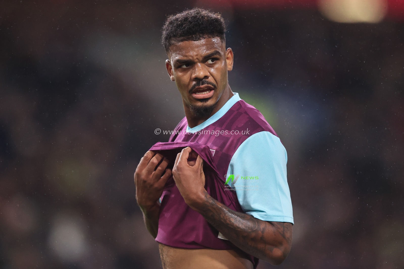 Lyle Foster of Burnley during the Sky Bet Championship match Burnley vs Plymouth Argyle at Turf Moor, Burnley, United Kingdom, 1st October 2024

(Photo by Alfie Cosgrove/News Images)