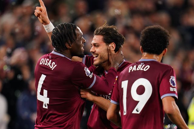 Konstantinos Mavropanos of West Ham United celebrates goal to make it 1-0 during the Premier League match West Ham United vs Wolverhampton Wanderers at London Stadium, London, United Kingdom on 10 April 2026

(Photo by Harvey Murphy/News Images)