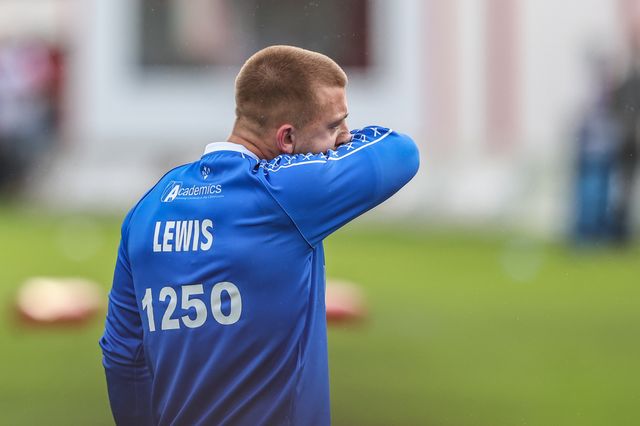 Mikey Lewis of Hull KR in the pre-game warm up during the Betfred Super League Semi Final 2 match Hull KR vs St Helens at Sewell Group Craven Park, Kingston upon Hull, United Kingdom, 3rd October 2025

(Photo by Alfie Cosgrove/News Images)
