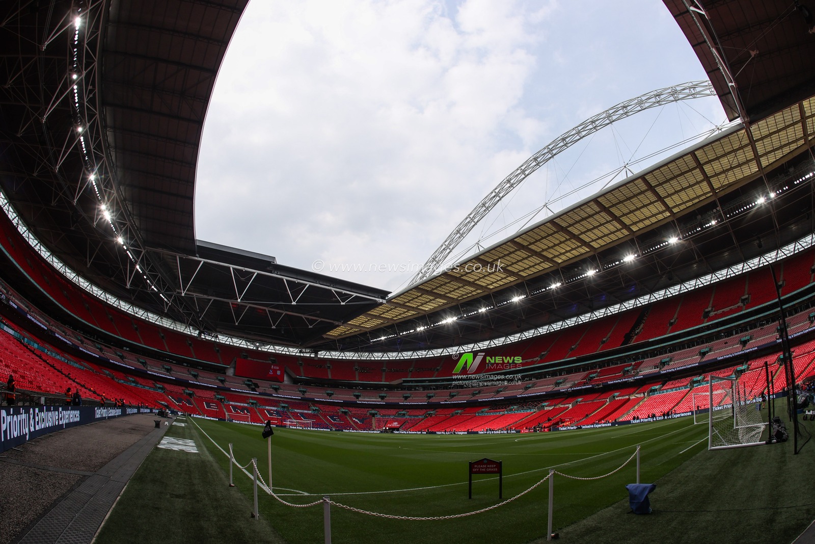 A general view inside of Wembley ahead of the Emirates FA Cup Semi-Final match Crystal Palace vs Aston Villa at Wembley Stadium, London, United Kingdom, 26th April 2025

(Photo by Alfie Cosgrove/News Images)