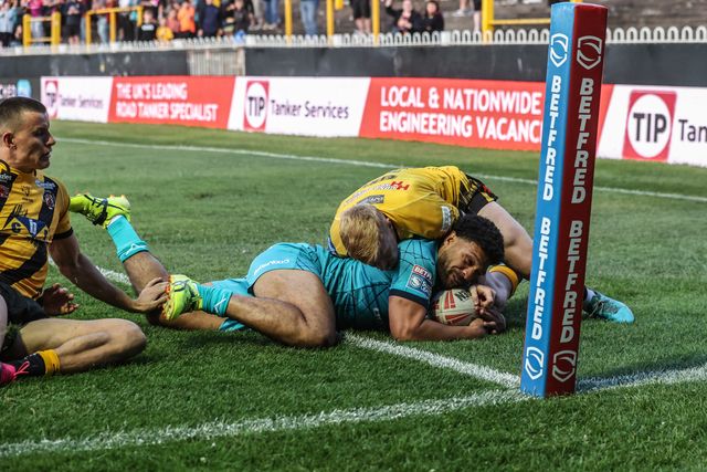 Betfred Super League round 17 Castleford Tigers v Huddersfield Giants