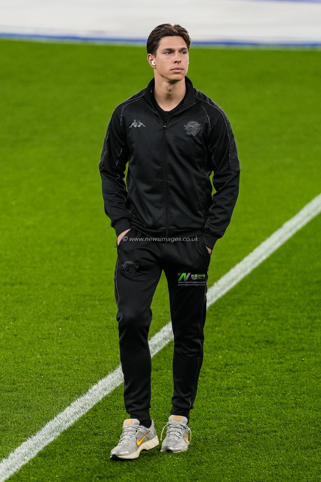 Hull City goalkeeper Ivor Pandur ahead of the Sky Bet Championship match Cardiff City vs Hull City at Cardiff City Stadium, Cardiff, United Kingdom, 25th February 2025

(Photo by Andrew Lewis/News Images)