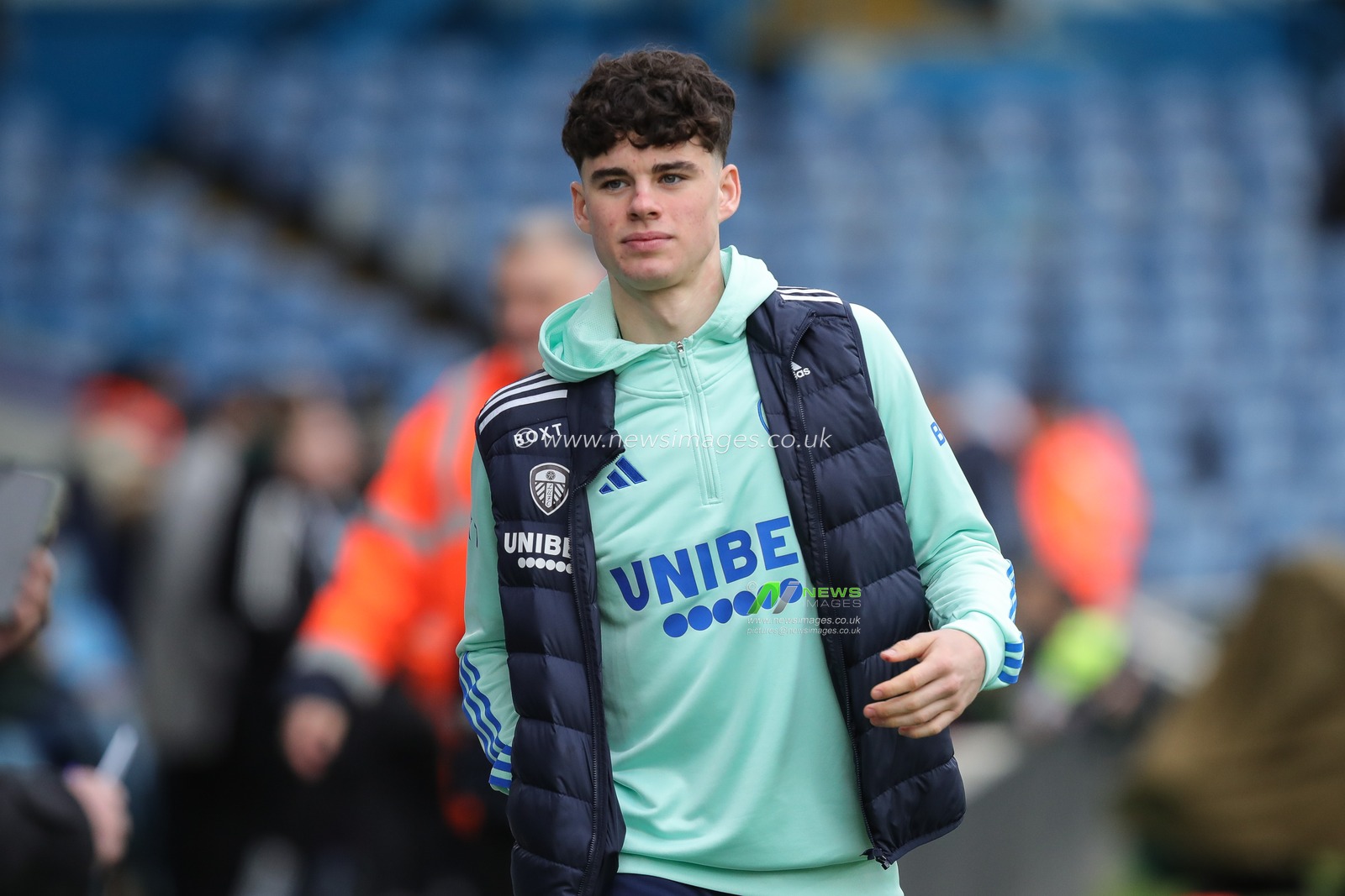 Archie Gray of Leeds United arrives at Elland Road Stadium ahead of the Sky Bet Championship match Leeds United vs Preston North End at Elland Road, Leeds, United Kingdom, 21st January 2024

(Photo by James Heaton/News Images)