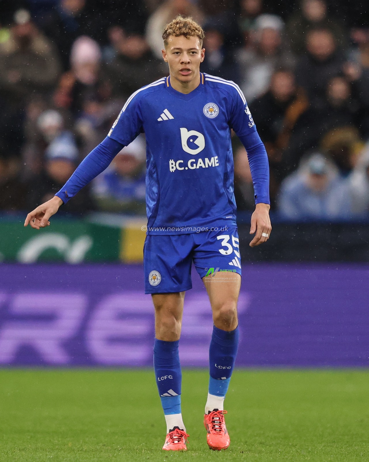 Kasey McAteer of Leicester City during the Premier League match Leicester City vs Brighton and Hove Albion at King Power Stadium, Leicester, United Kingdom, 8th December 2024

(Photo by Alfie Cosgrove/News Images)